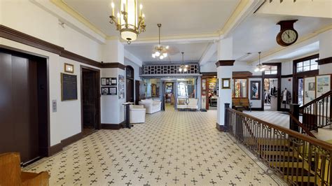 REDLANDS HISTORIC INN .